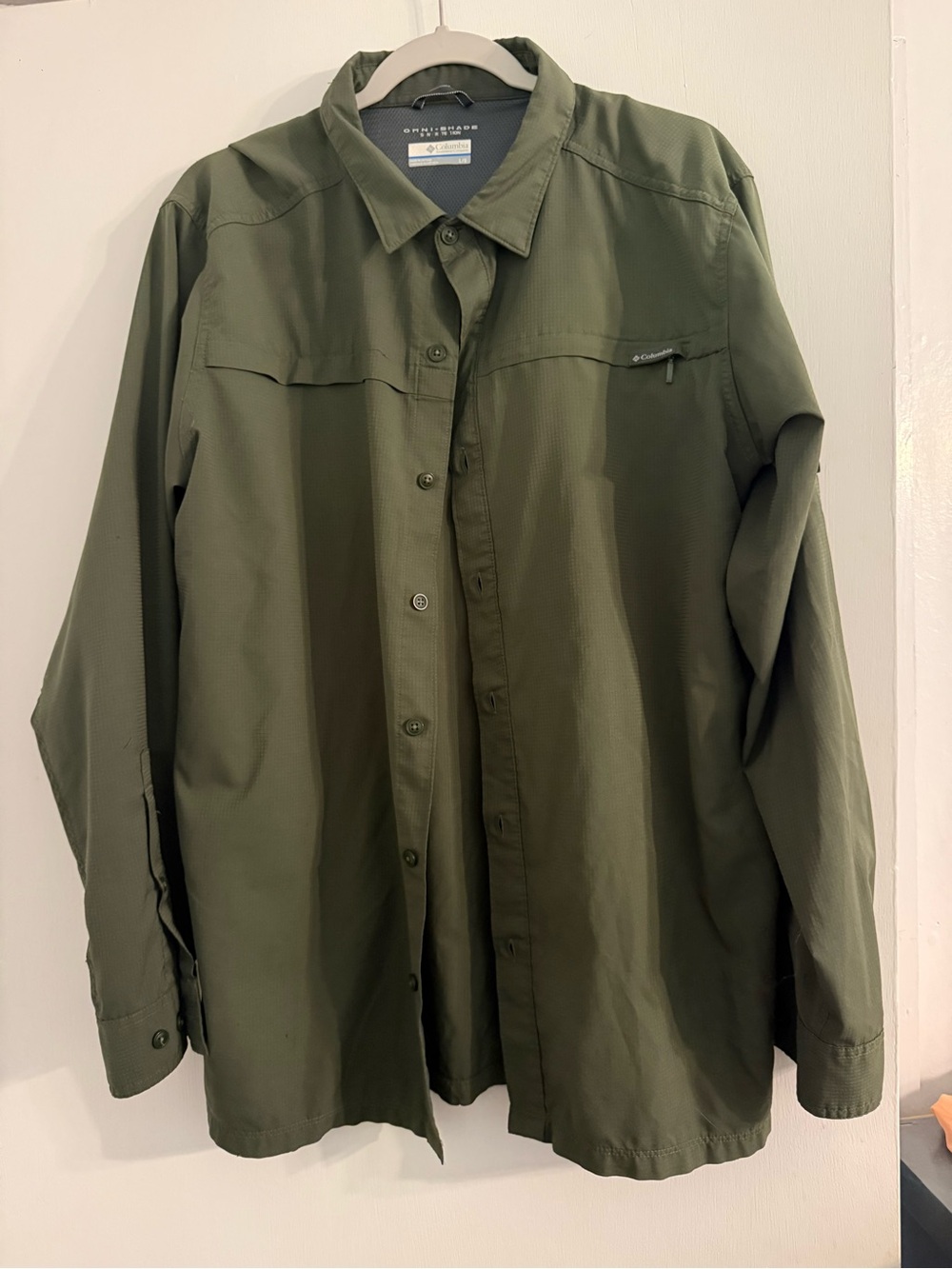 Columbia Olive Green Omni-Shade Lightweight Button Up